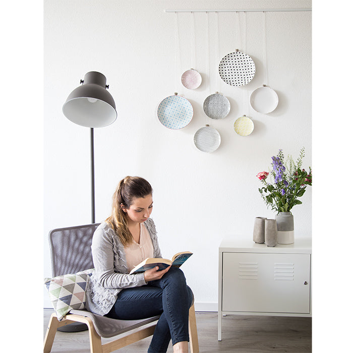 STAS minirail bildeoppheng system (150 cm) + monteringssett, perfekt for kunstelskere som ønsker et stilrent oppsett.