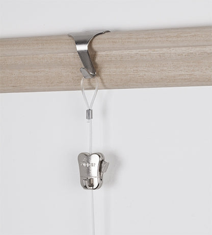 STAS bildelist krok er laget av aluminium for et moderne og holdbart design.